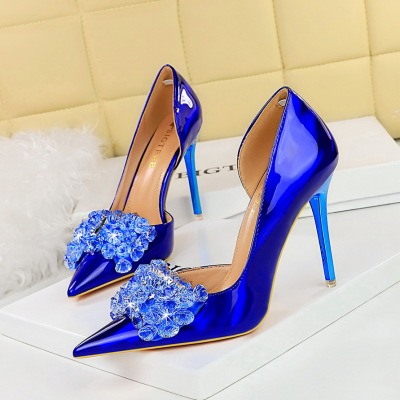 Side hollow rhinestone bow shoes 26