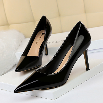 Simple shiny patent leather high heels for women 1