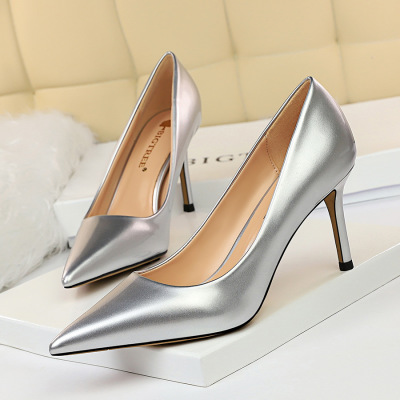 Simple shiny patent leather high heels for women 1